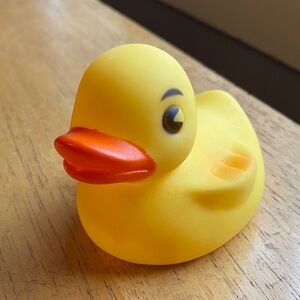 3,5” SIZE PREMIUM RUBBER DUCK DUCKY Yellow BabyKing brand in great condition